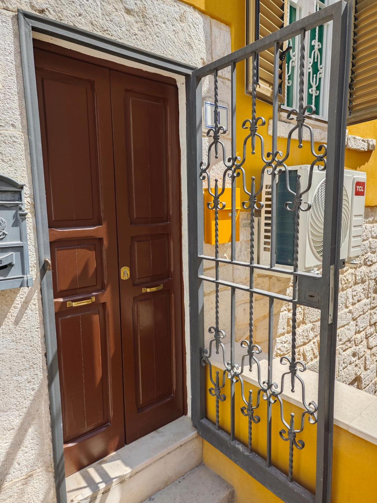 Appartamento Dolce Terra Mia Trani Esterno foto